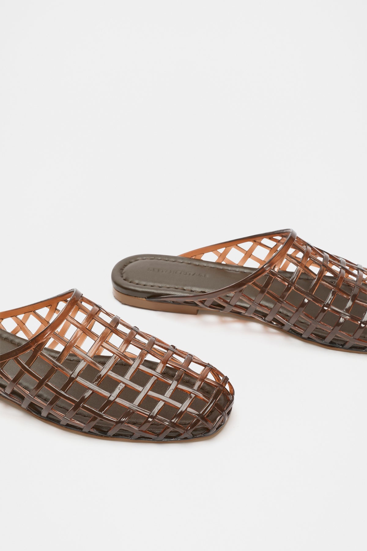 Caged Jelly Mule