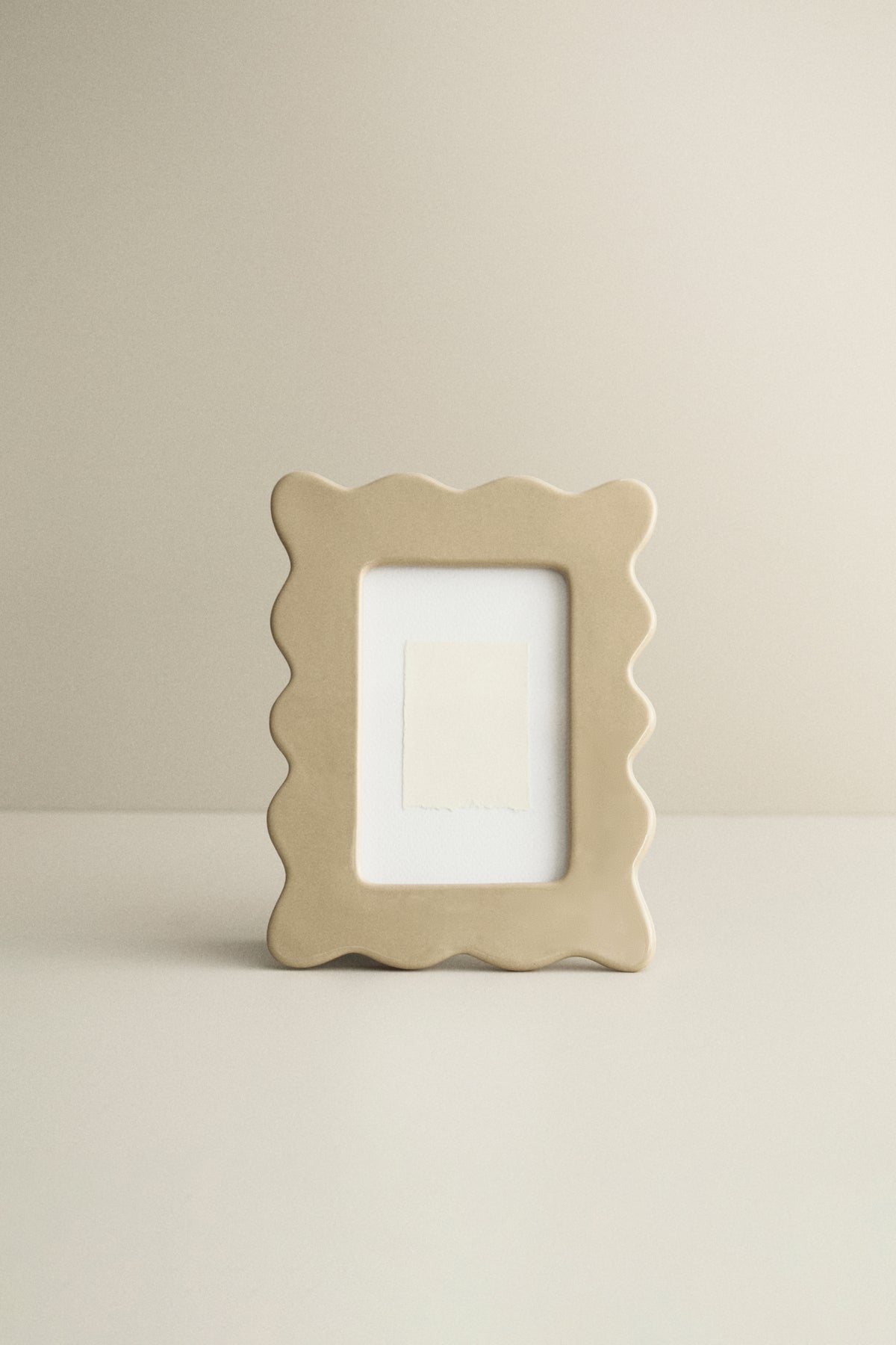 Theo Medium Photo Frame