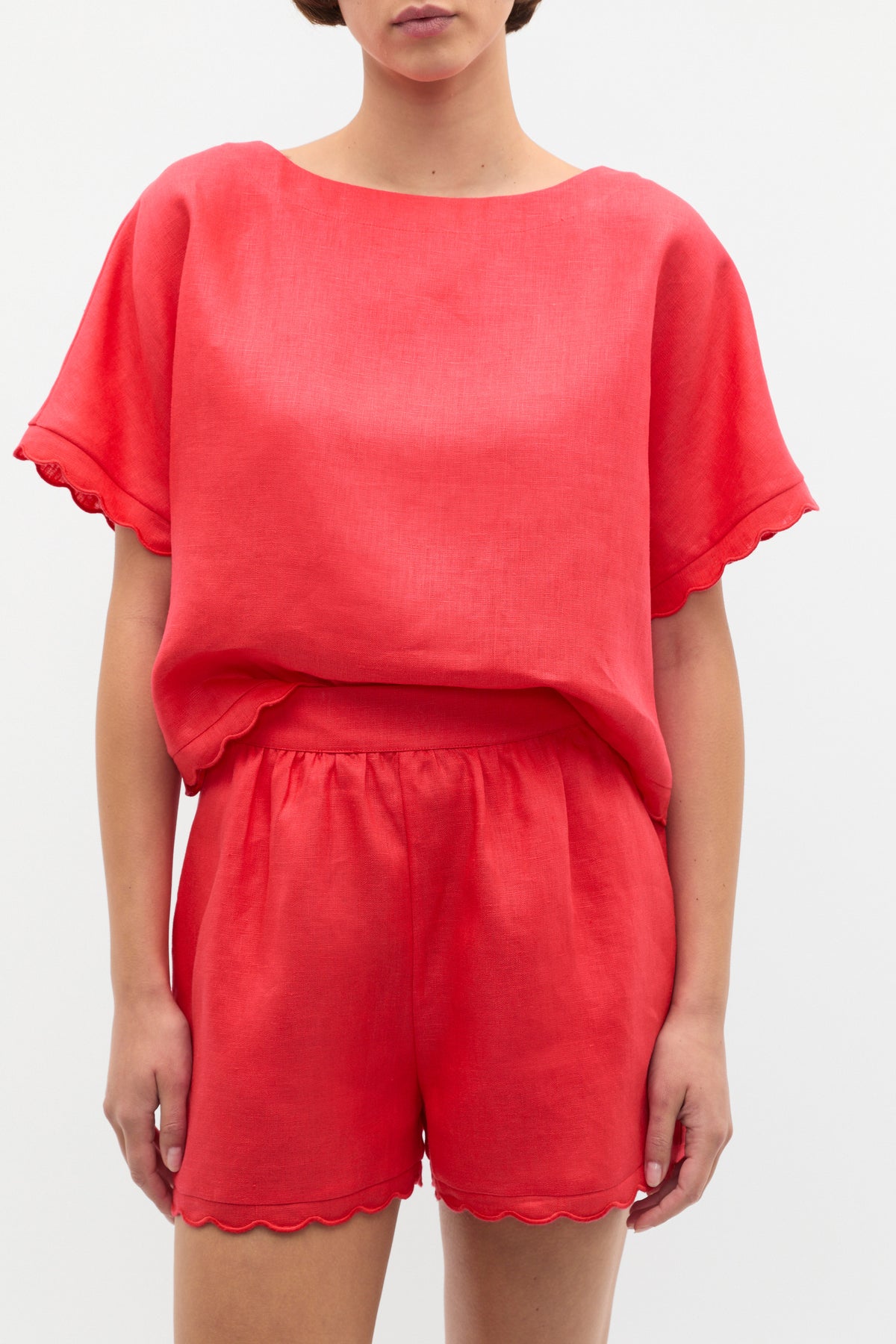 Linen Wave Scallop Short
