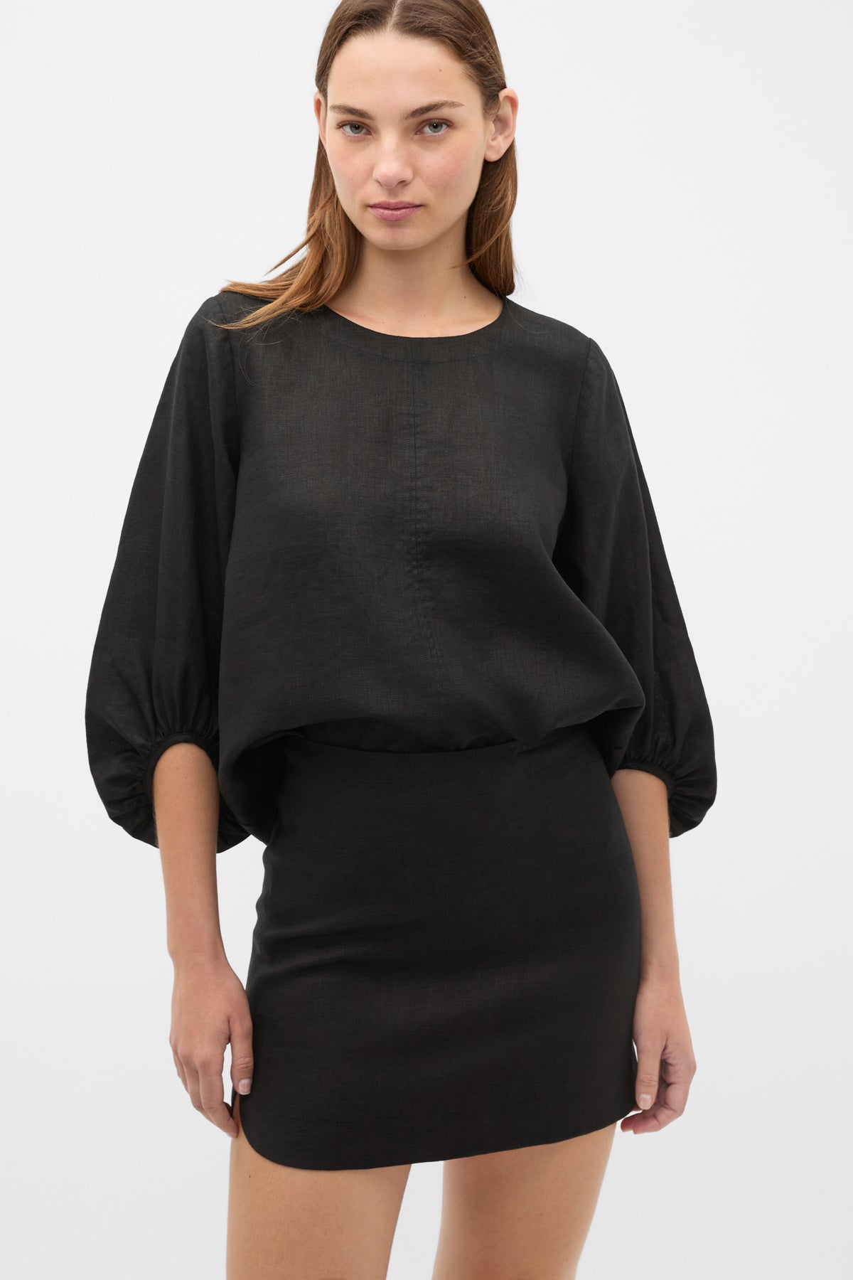 Core Linen Curve Hem Mini Skirt