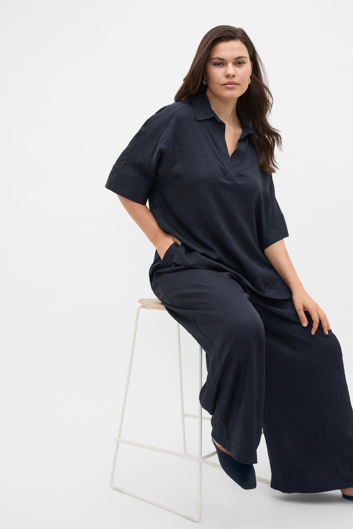 Textured Satin Collared Popover