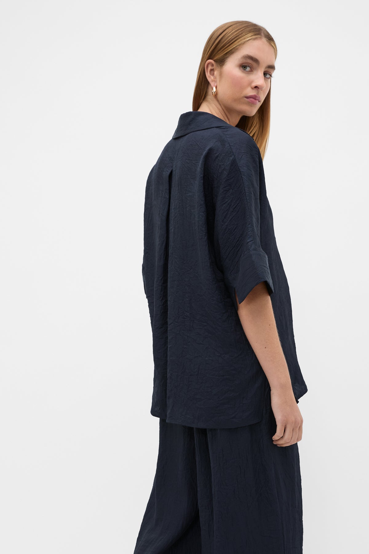 Textured Satin Collared Popover