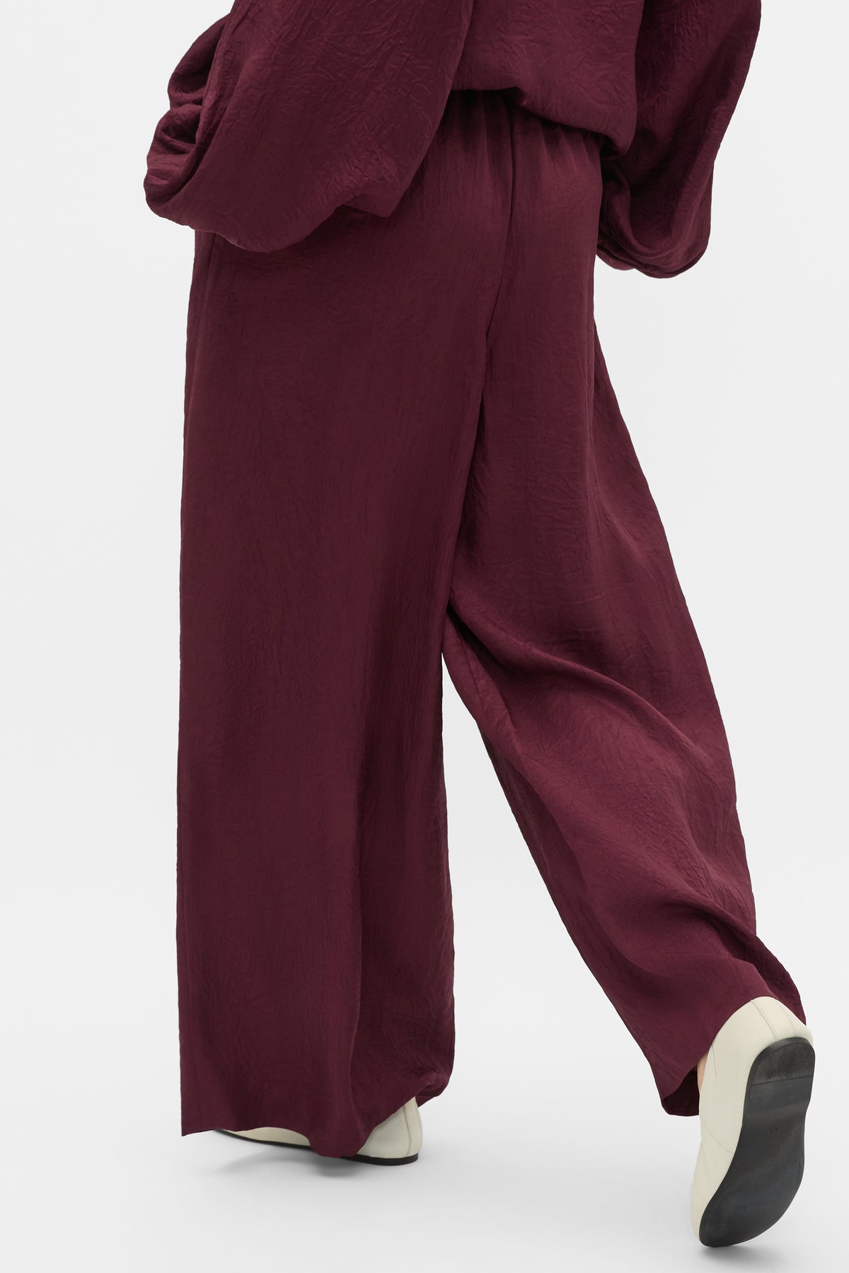 Textured Satin Gathered Pant