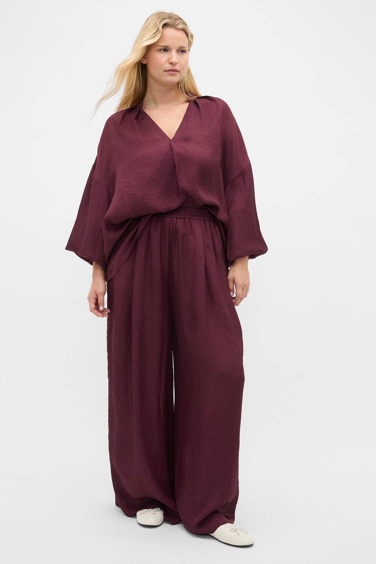 Textured Satin Gathered Pant