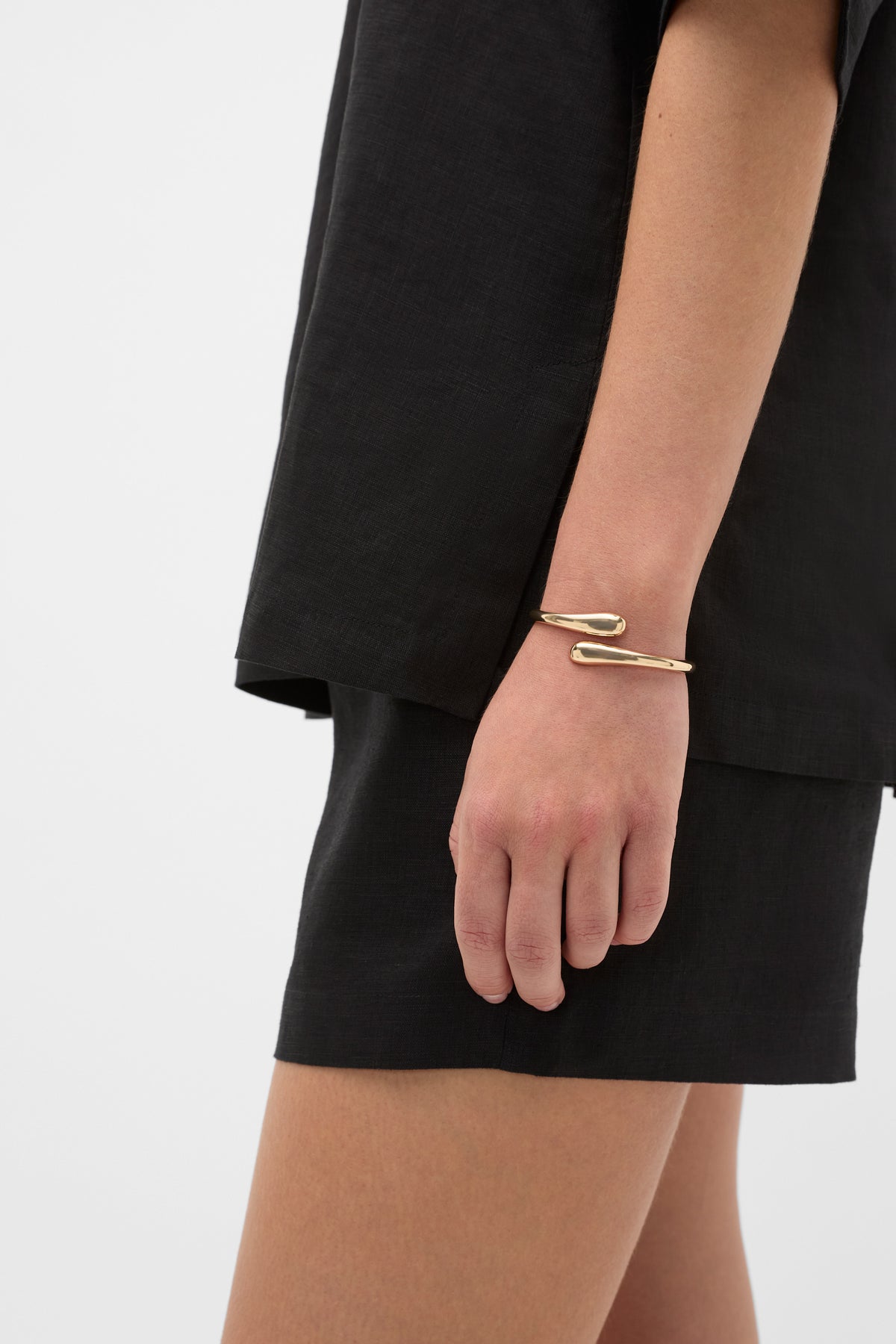 Crossover Cuff