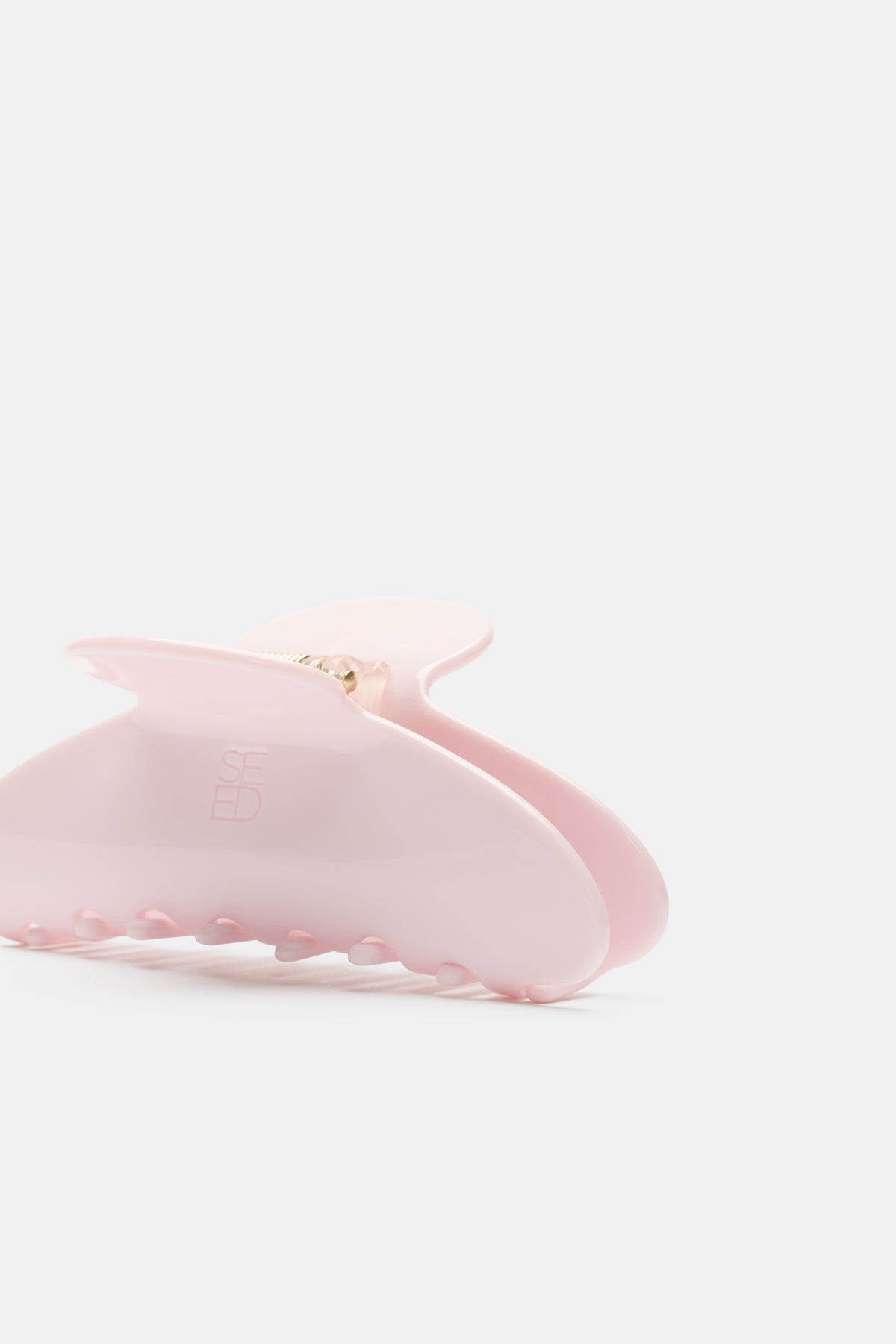 Seed Resin Hair Claw