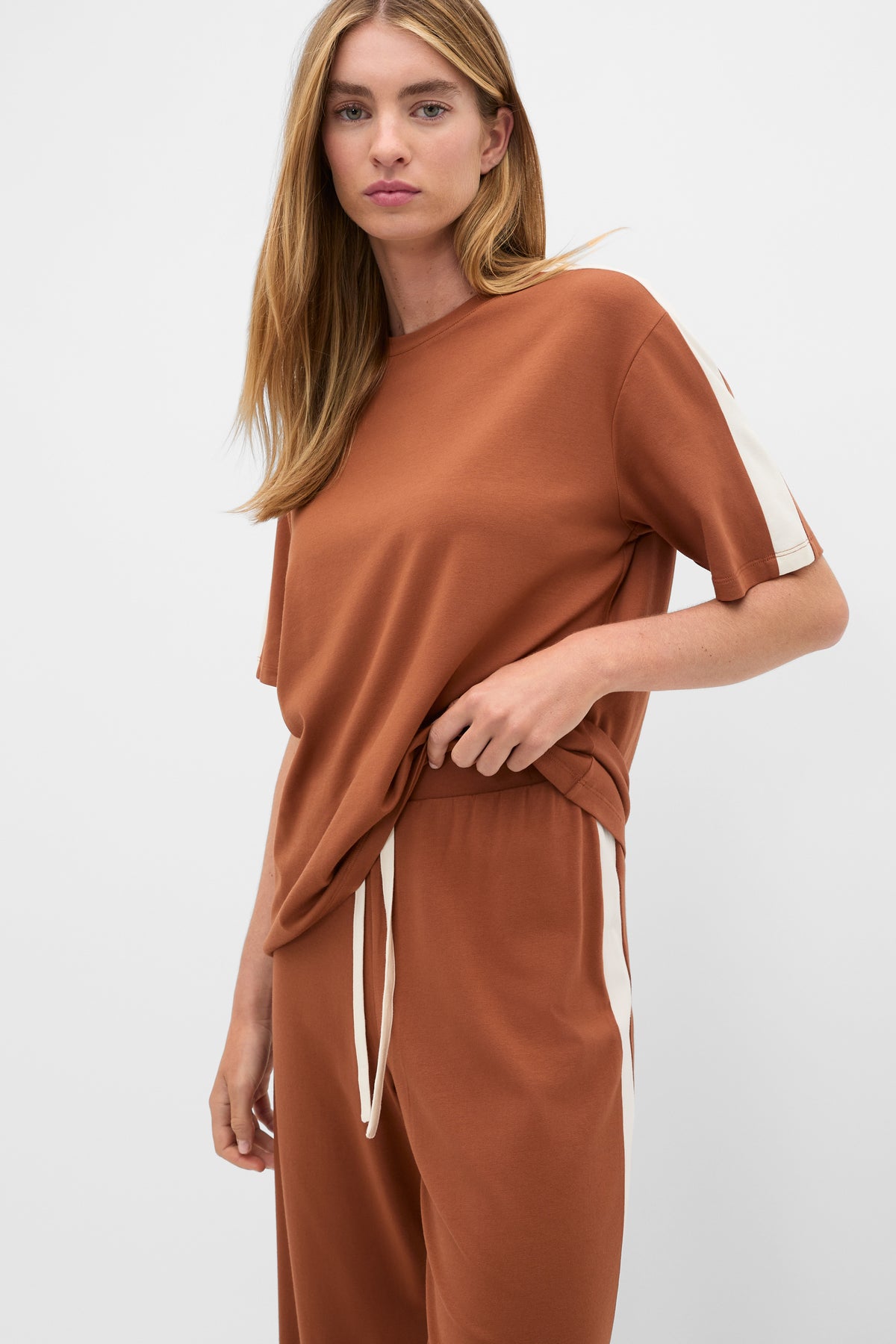 Contrast T-Shirt and Pant PJ Set