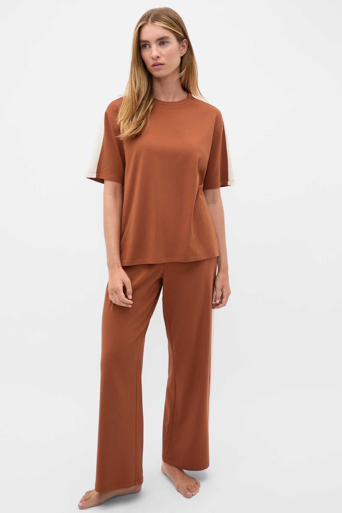 Contrast T-Shirt and Pant PJ Set