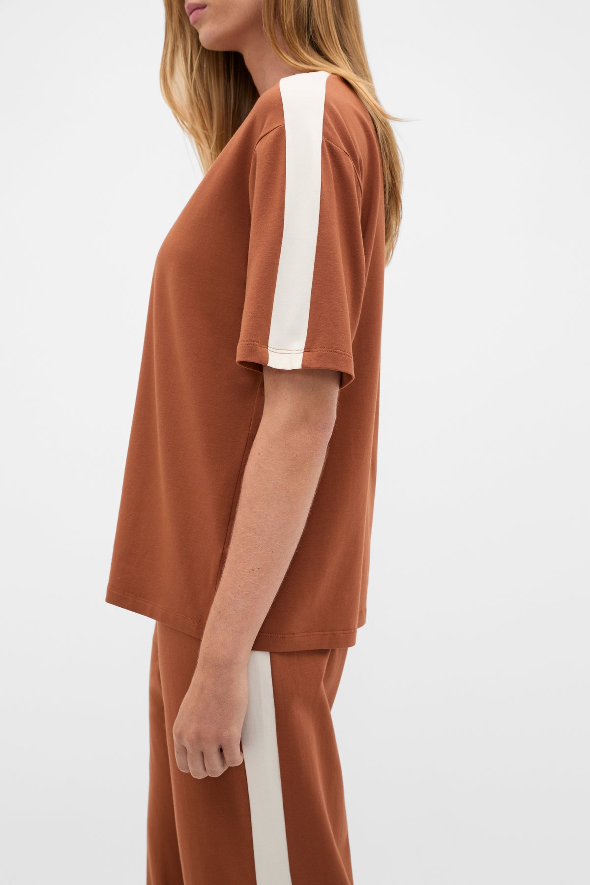 Contrast T-Shirt and Pant PJ Set