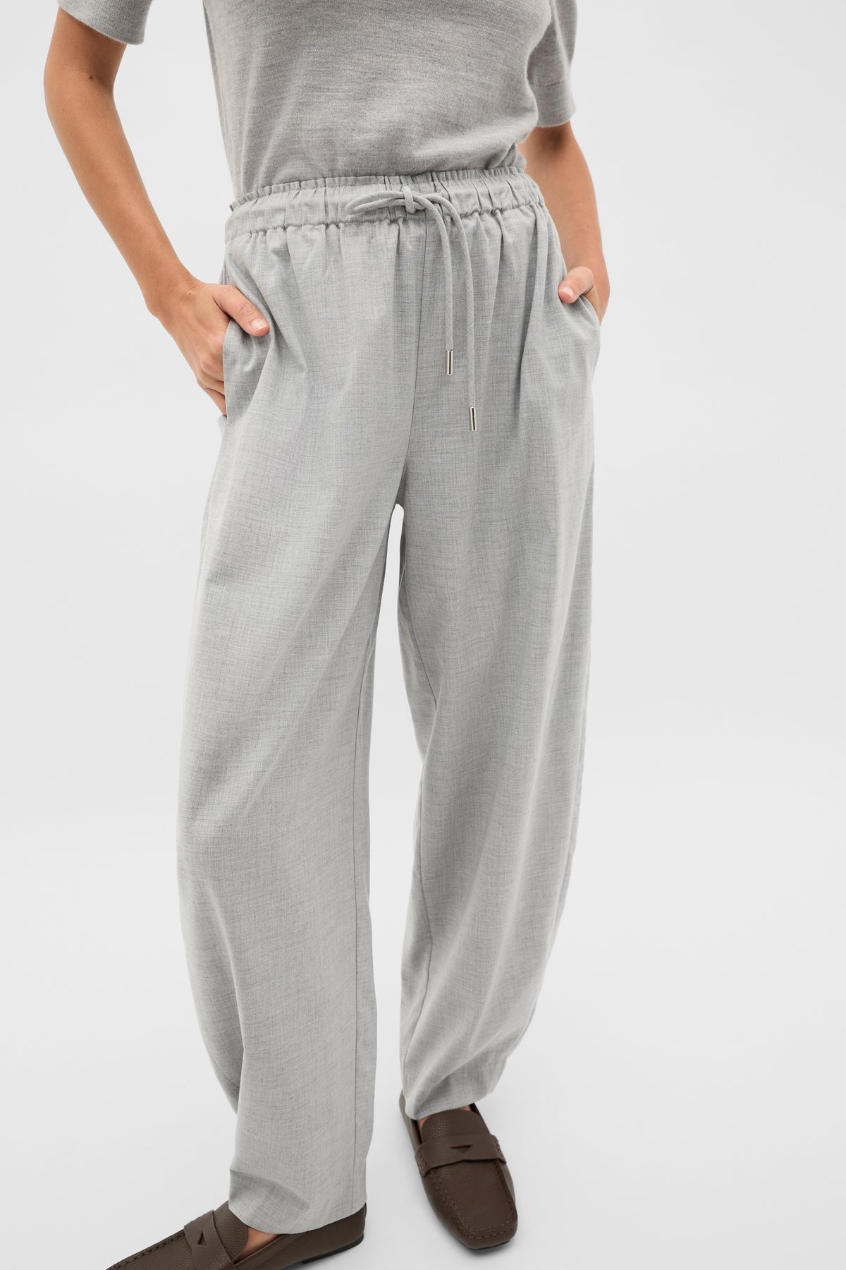 Soft Suiting Barrel Leg Pant