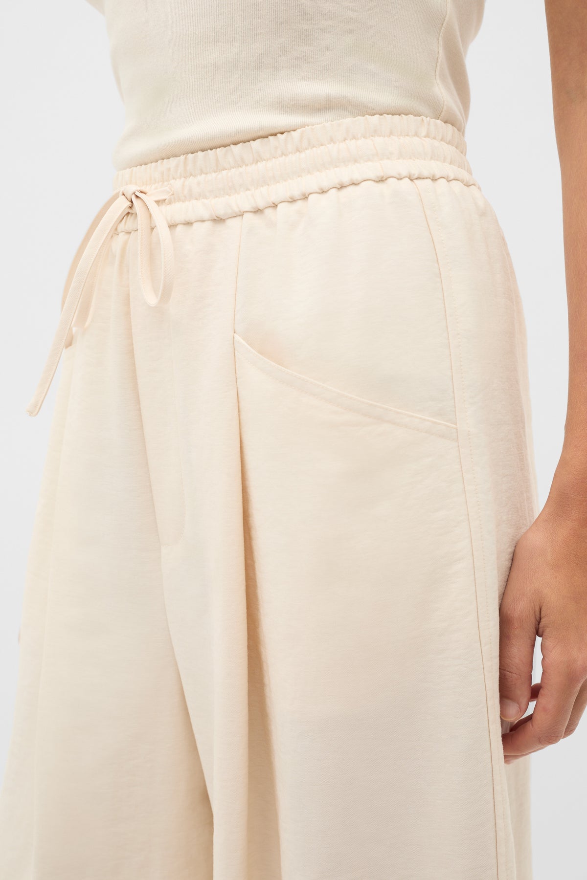Textured Barrel Pant