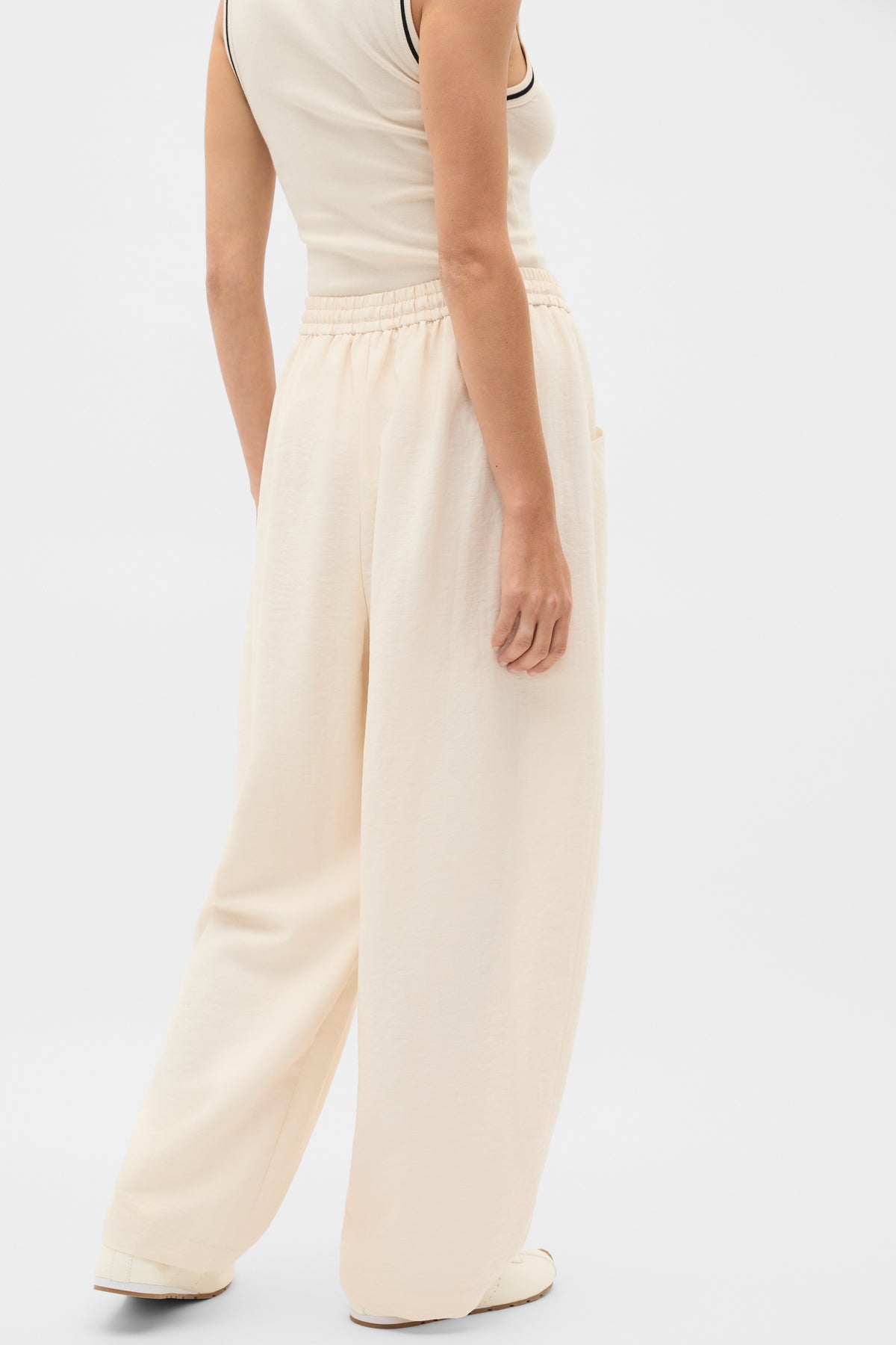 Textured Barrel Pant