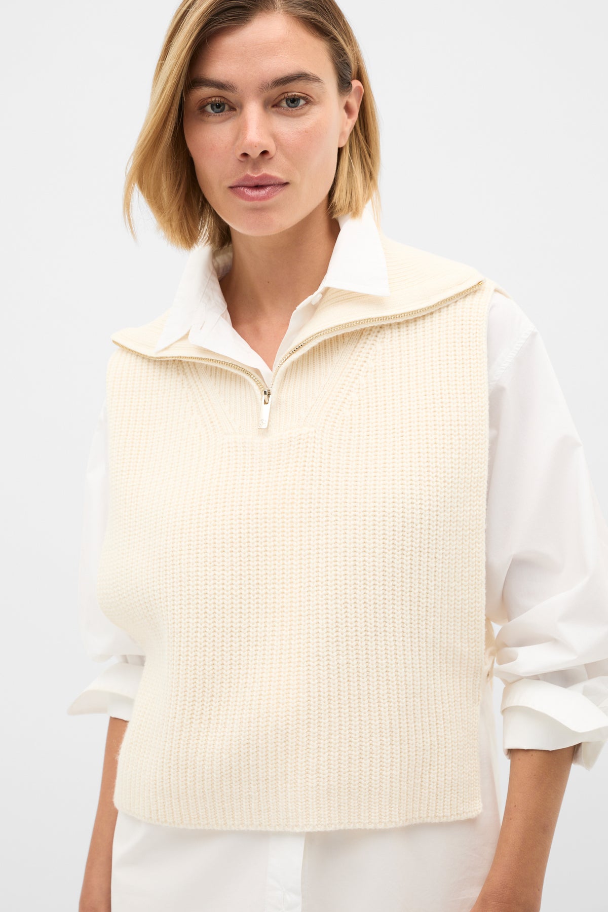 Rib Knit Collar Bib