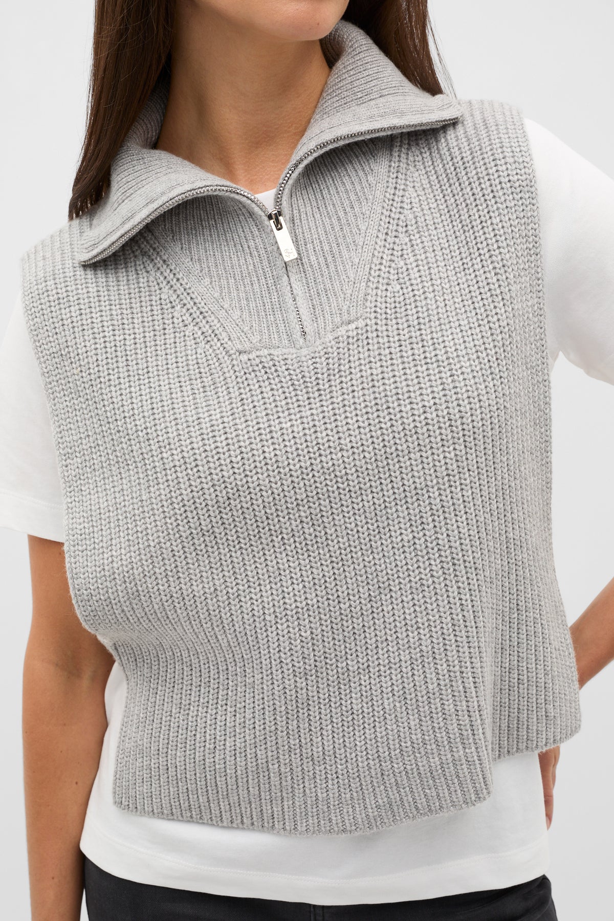 Rib Knit Collar Bib