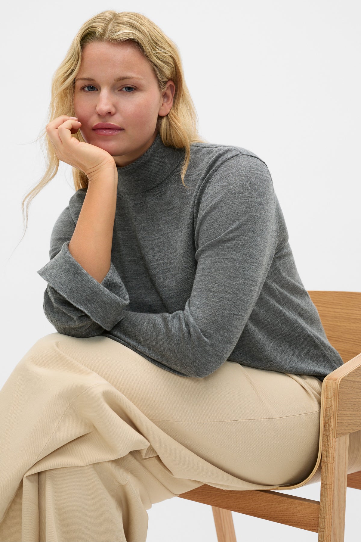 Fine Merino Mock Neck Knit