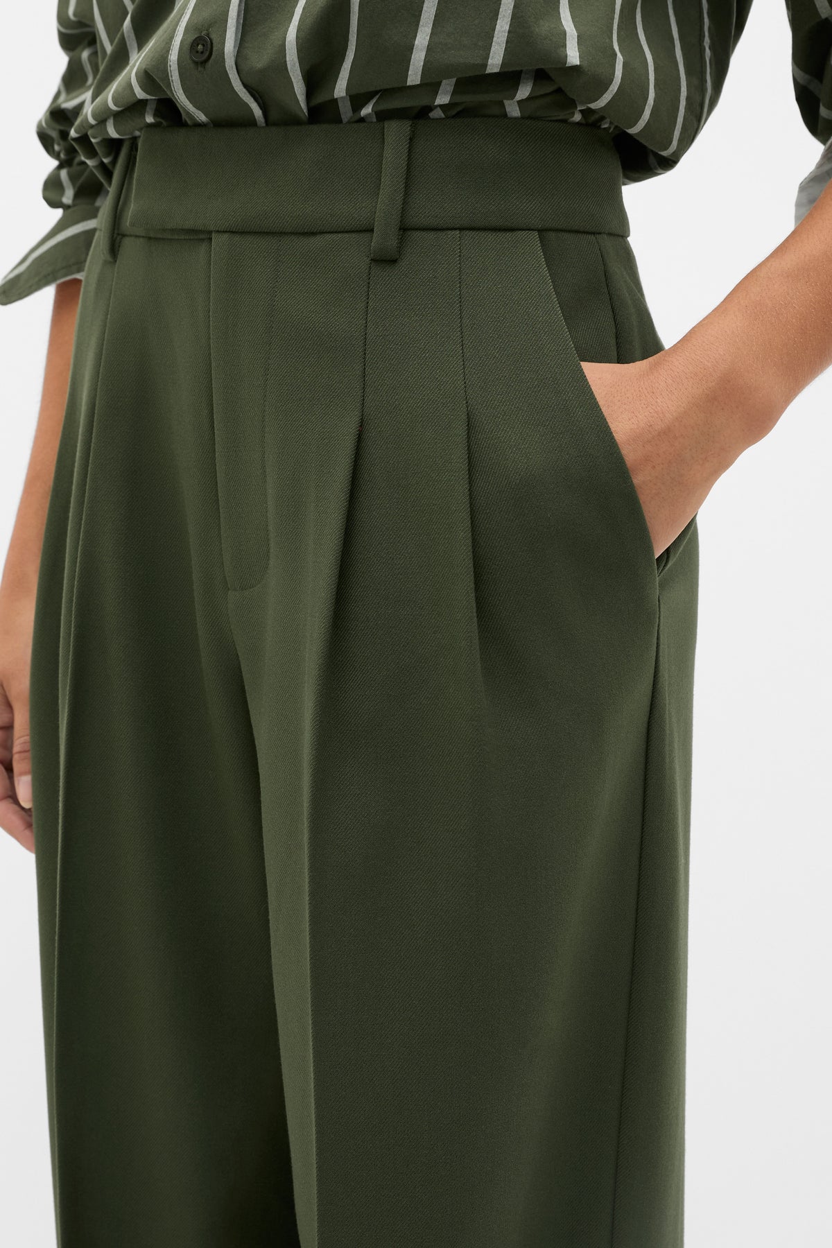 Pleat Front Trouser