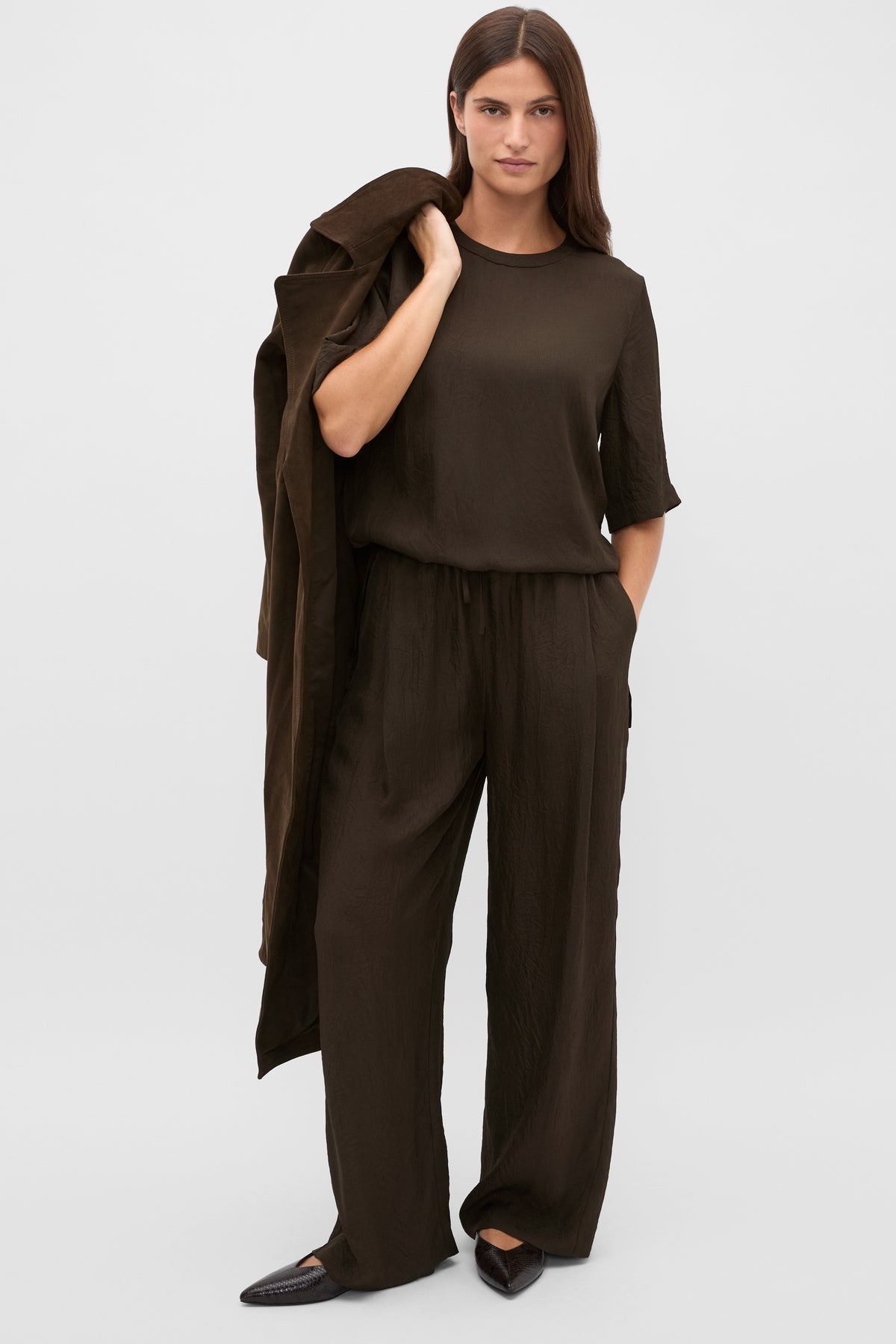 Textured Satin Straight Leg Pant