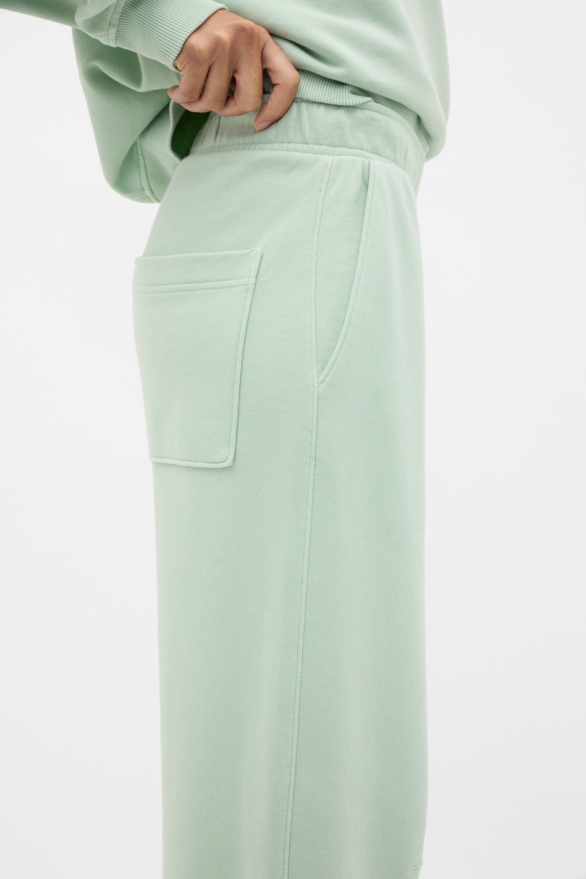Terry Barrel Leg Trackpant