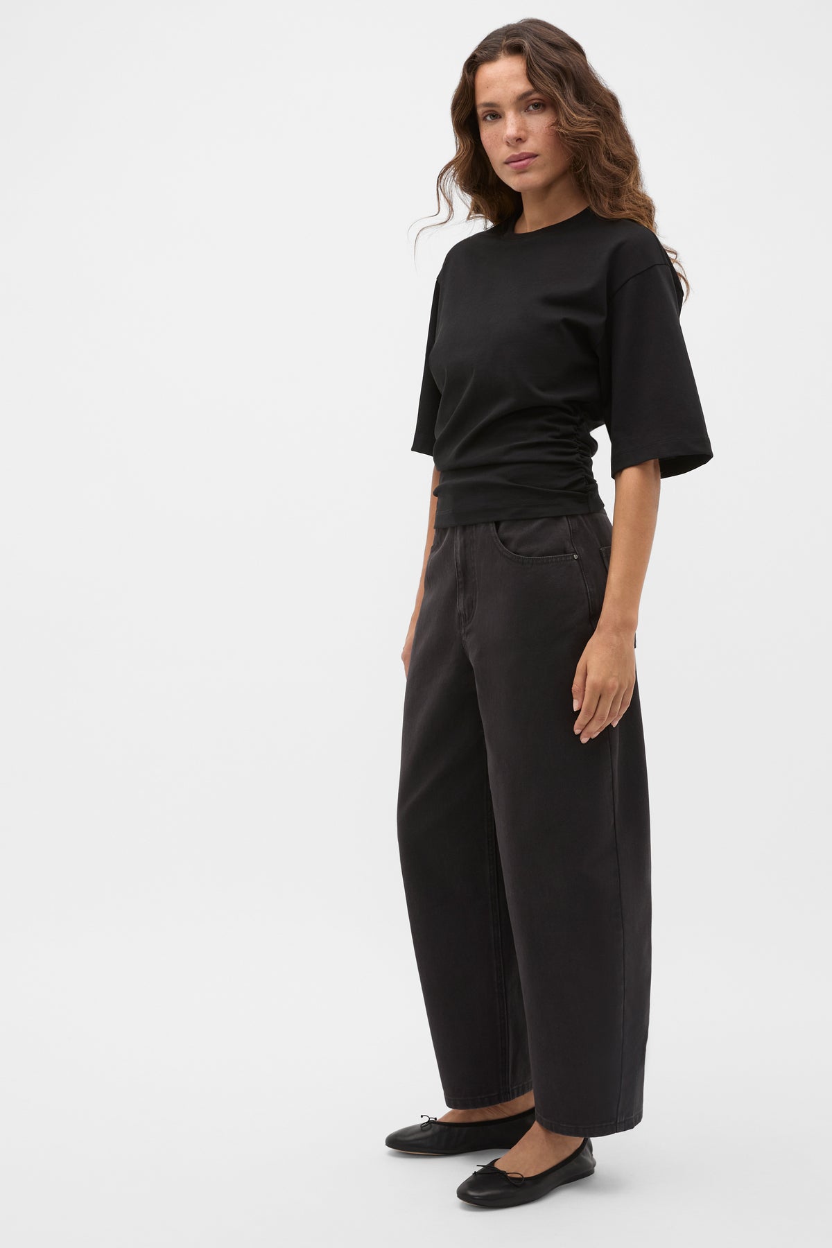 Relaxed Barrel Jean