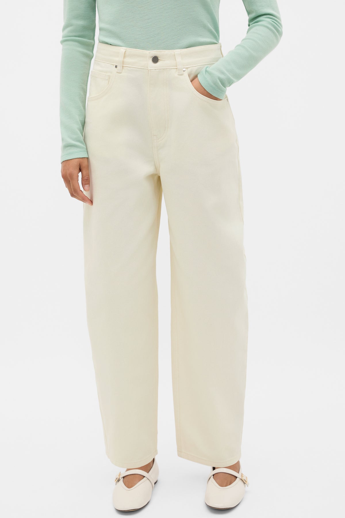 Relaxed Barrel Jean