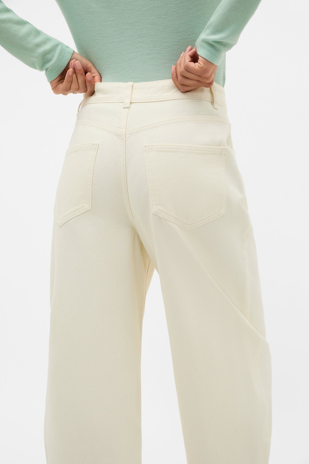 Relaxed Barrel Jean