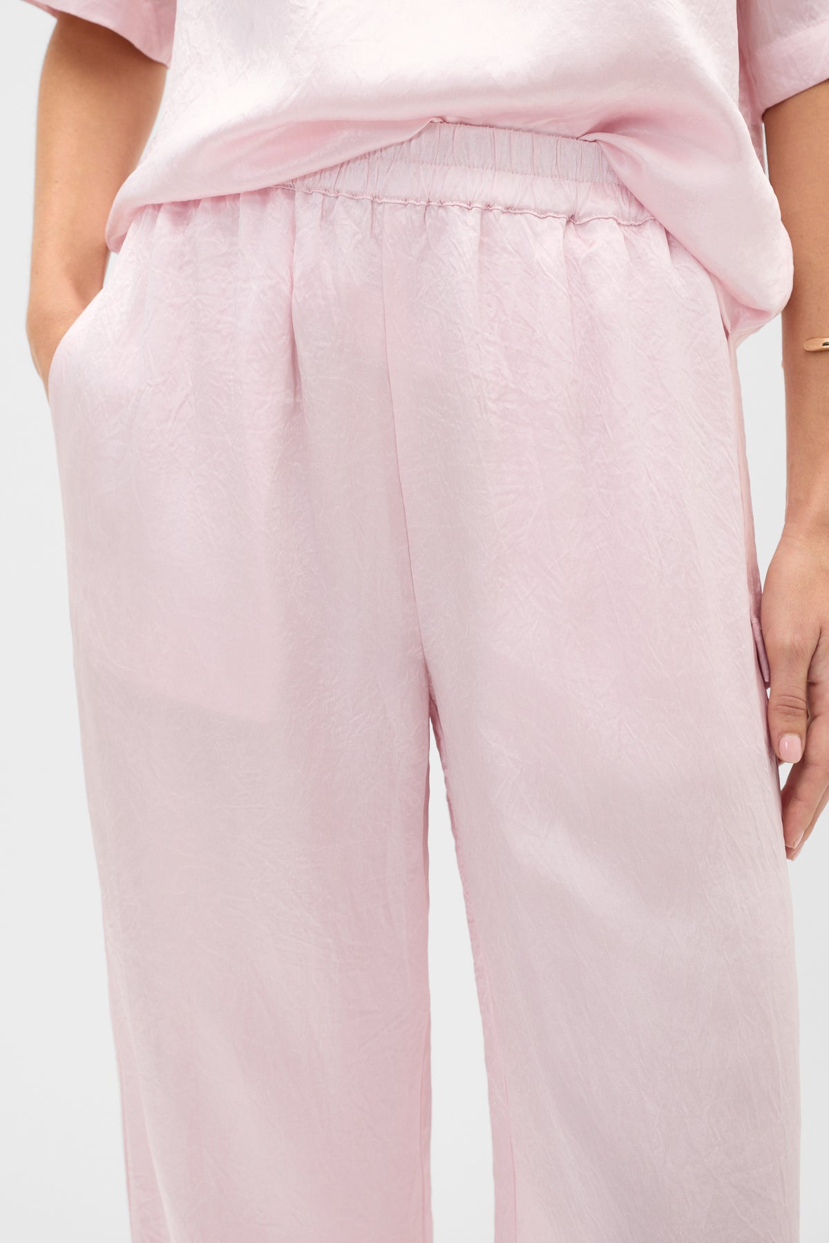 Crinkled Satin Elasticated Pant