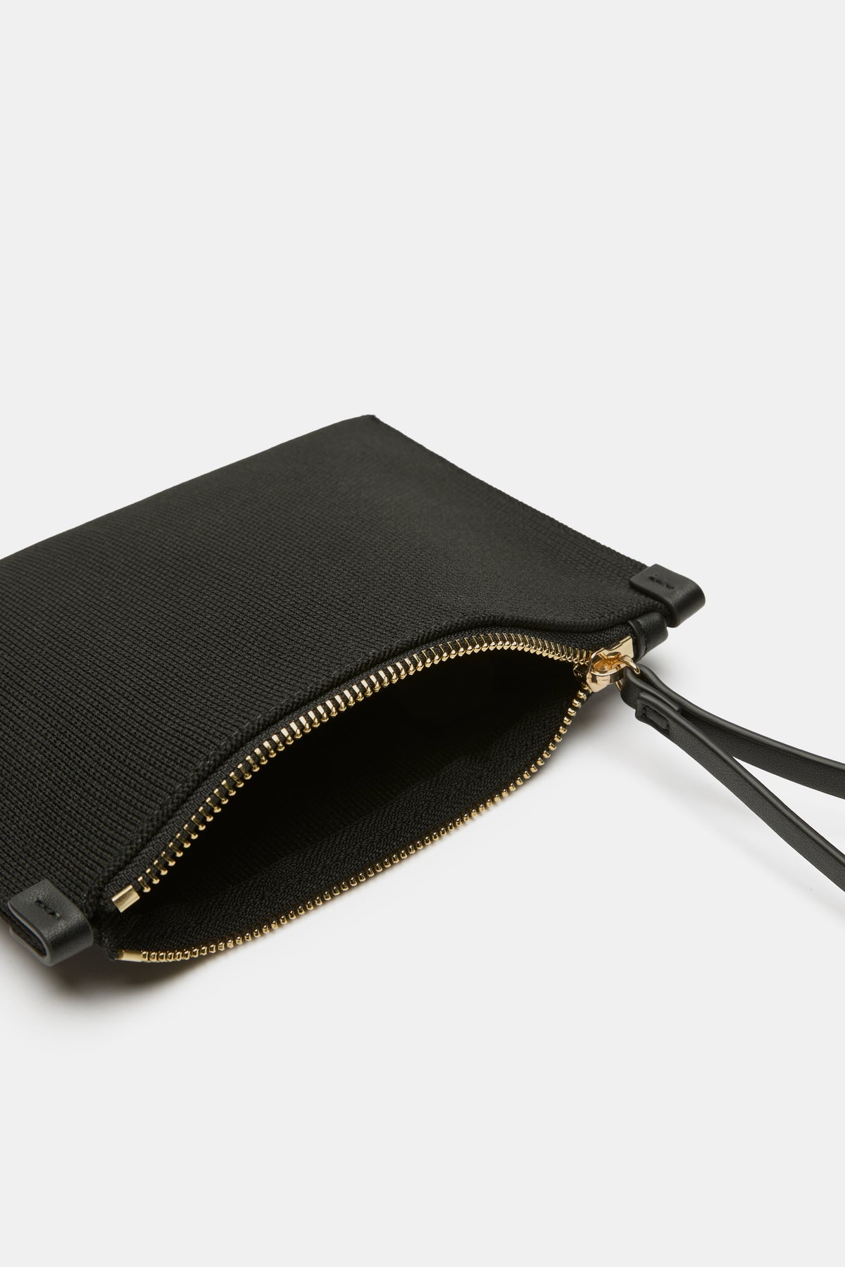 Knitted Pouch