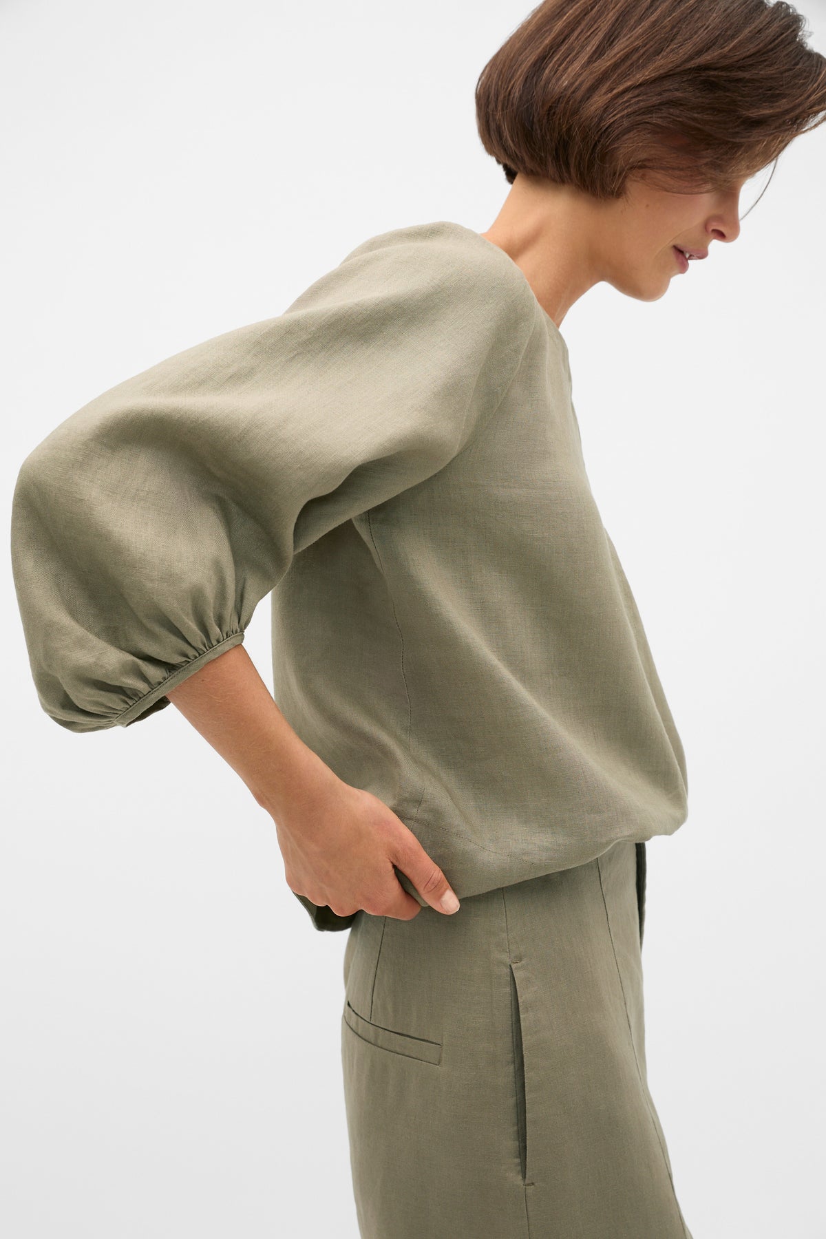 Core Linen Balloon Sleeve Top