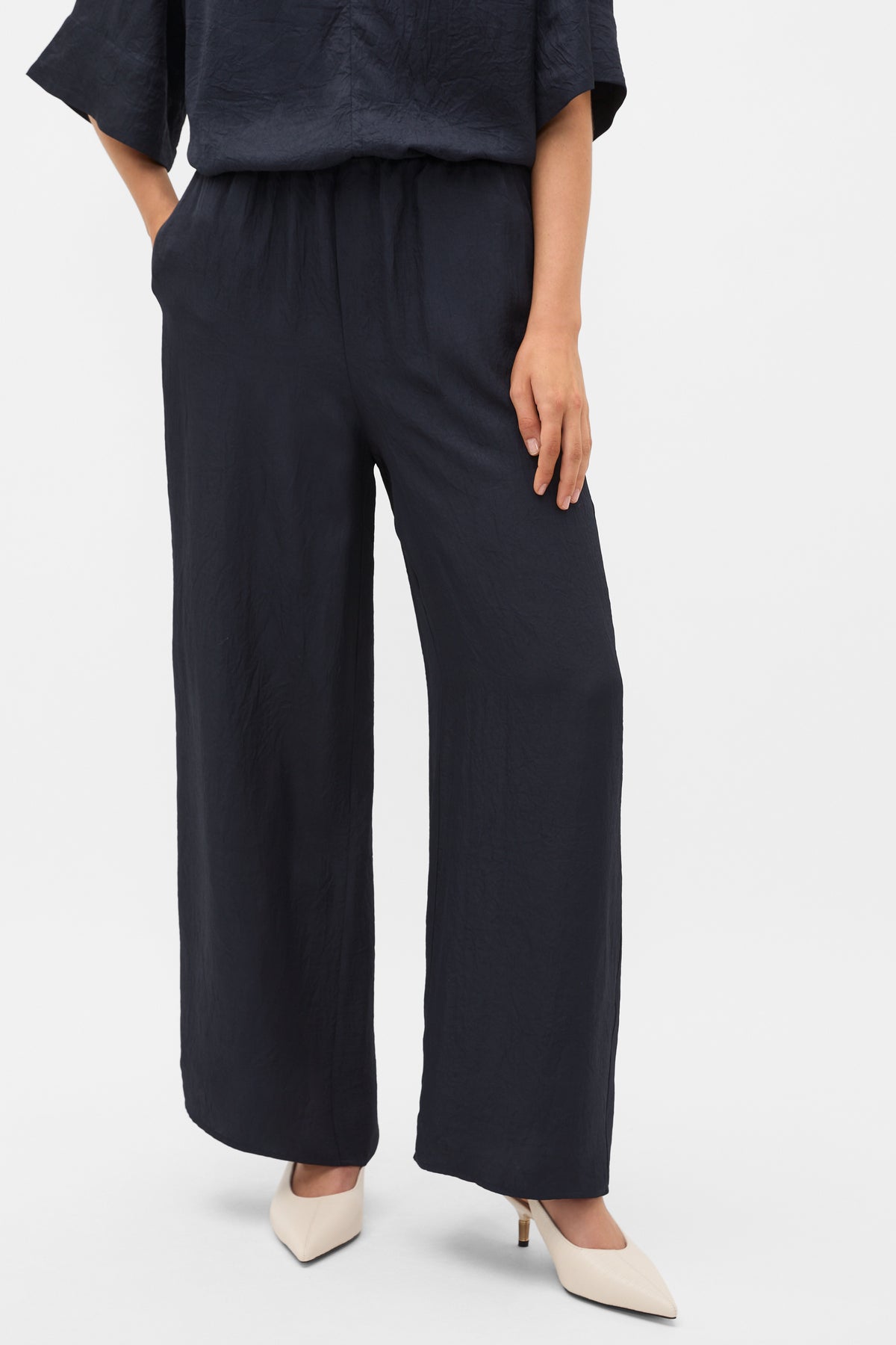 Textured Satin Easy Wide Leg Pant