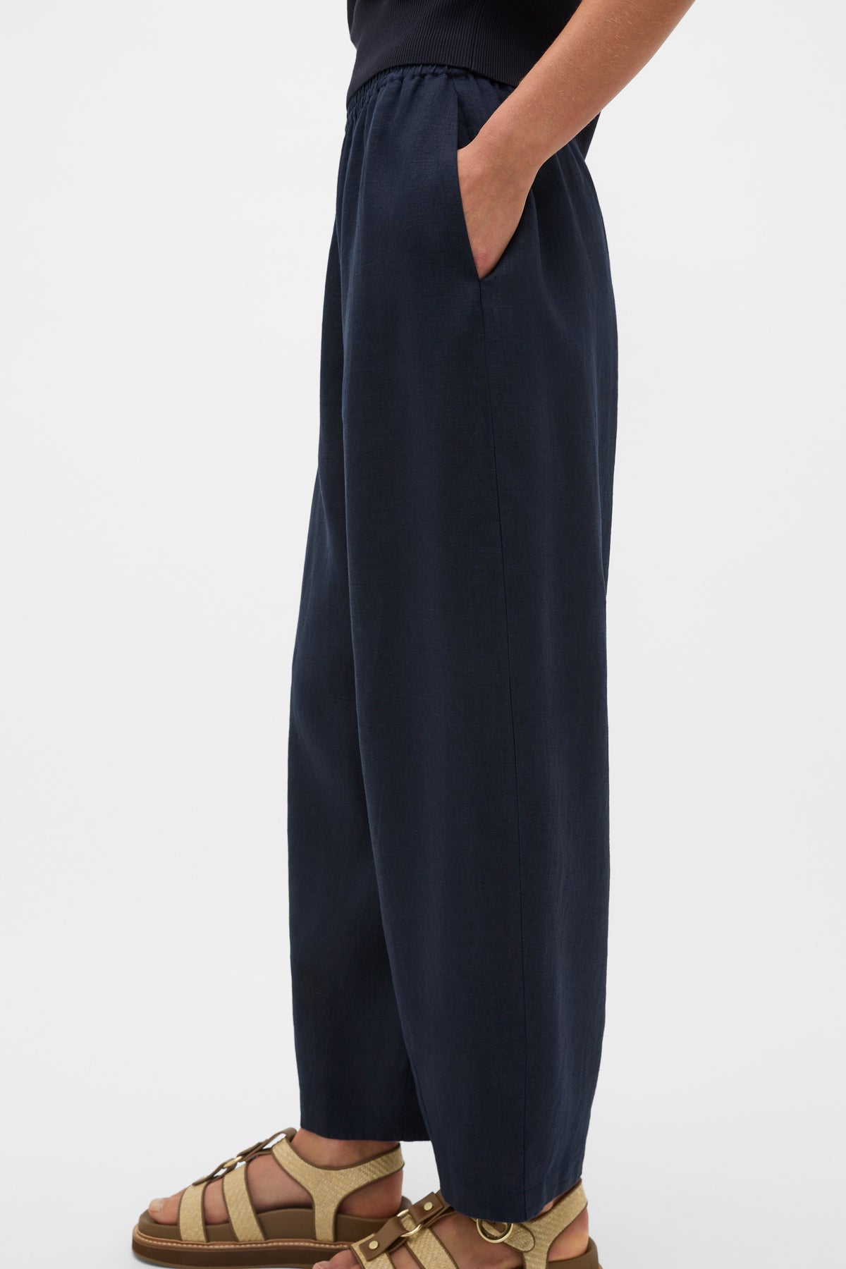 Core Linen Soft Barrel Leg Pant