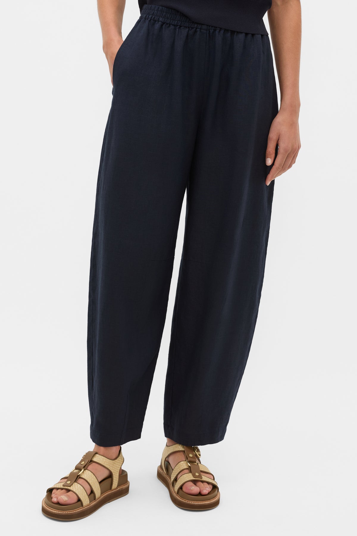 Core Linen Soft Barrel Leg Pant