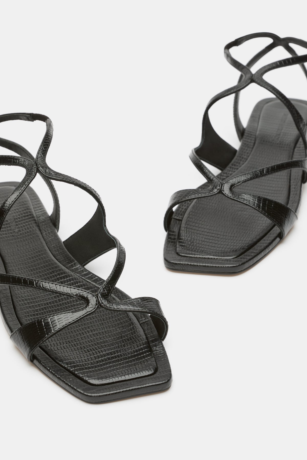 Elissa Sandal