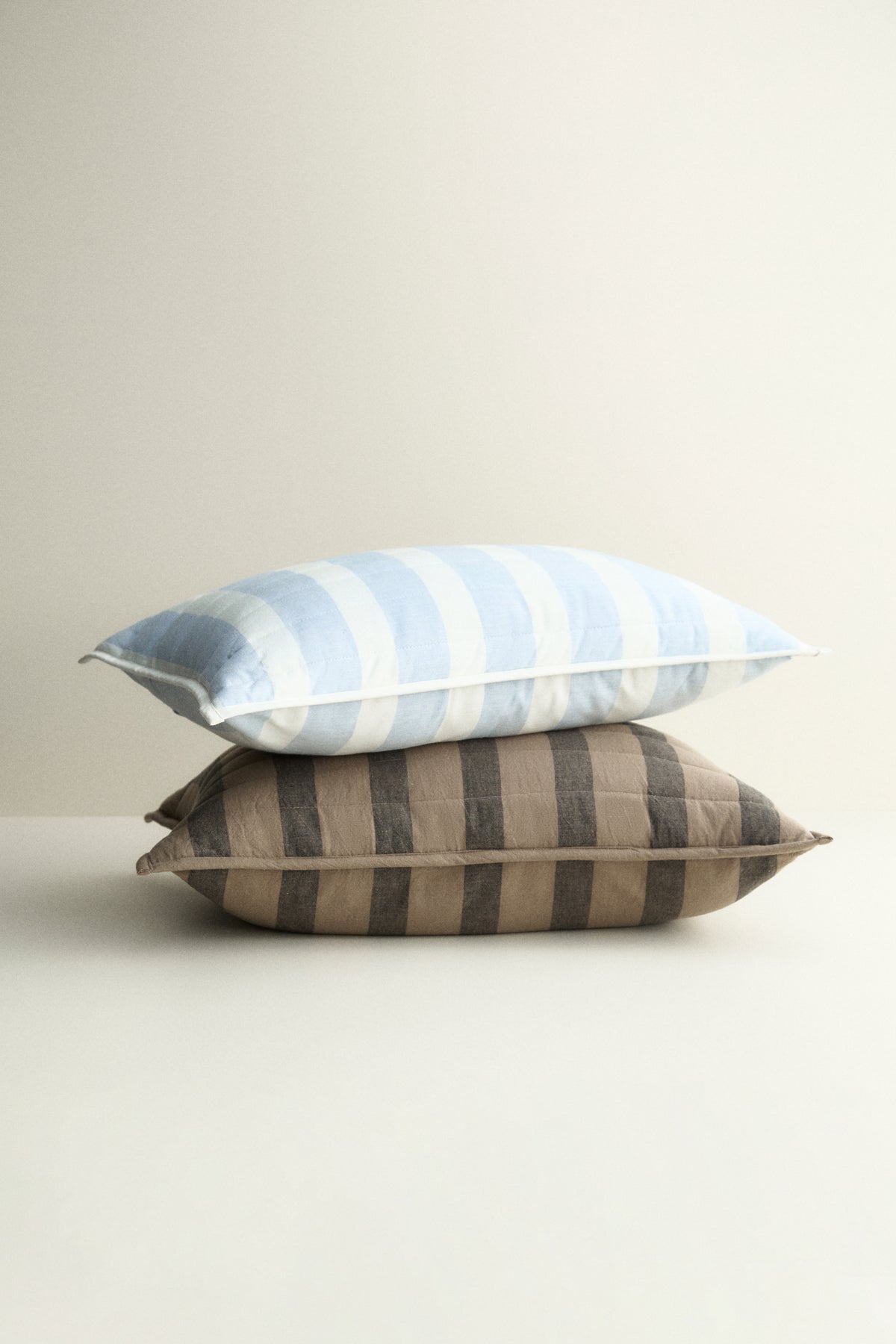 Kiano Picnic Pillow