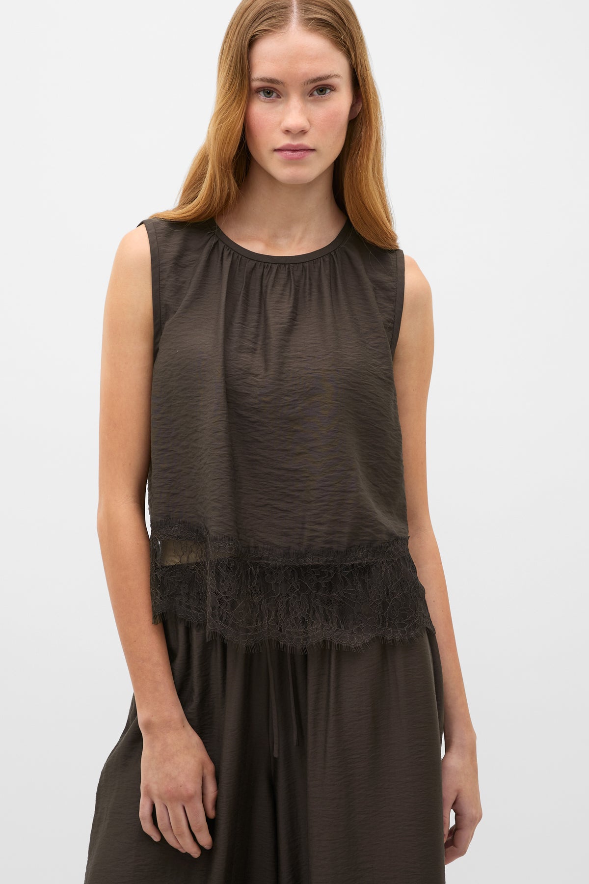 Crinkle Lace Trim Crop Tank