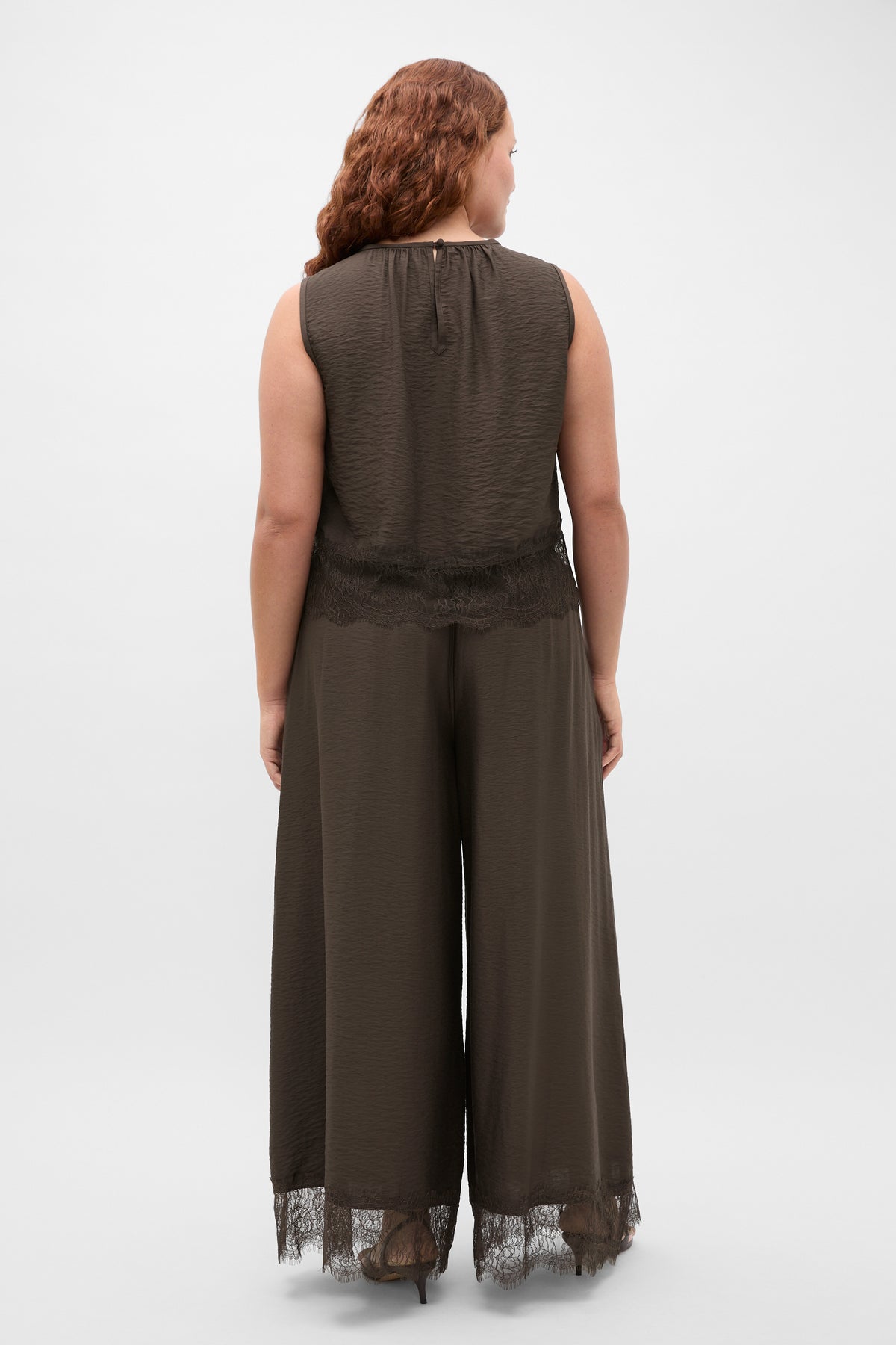 Crinkle Lace Trim Crop Tank