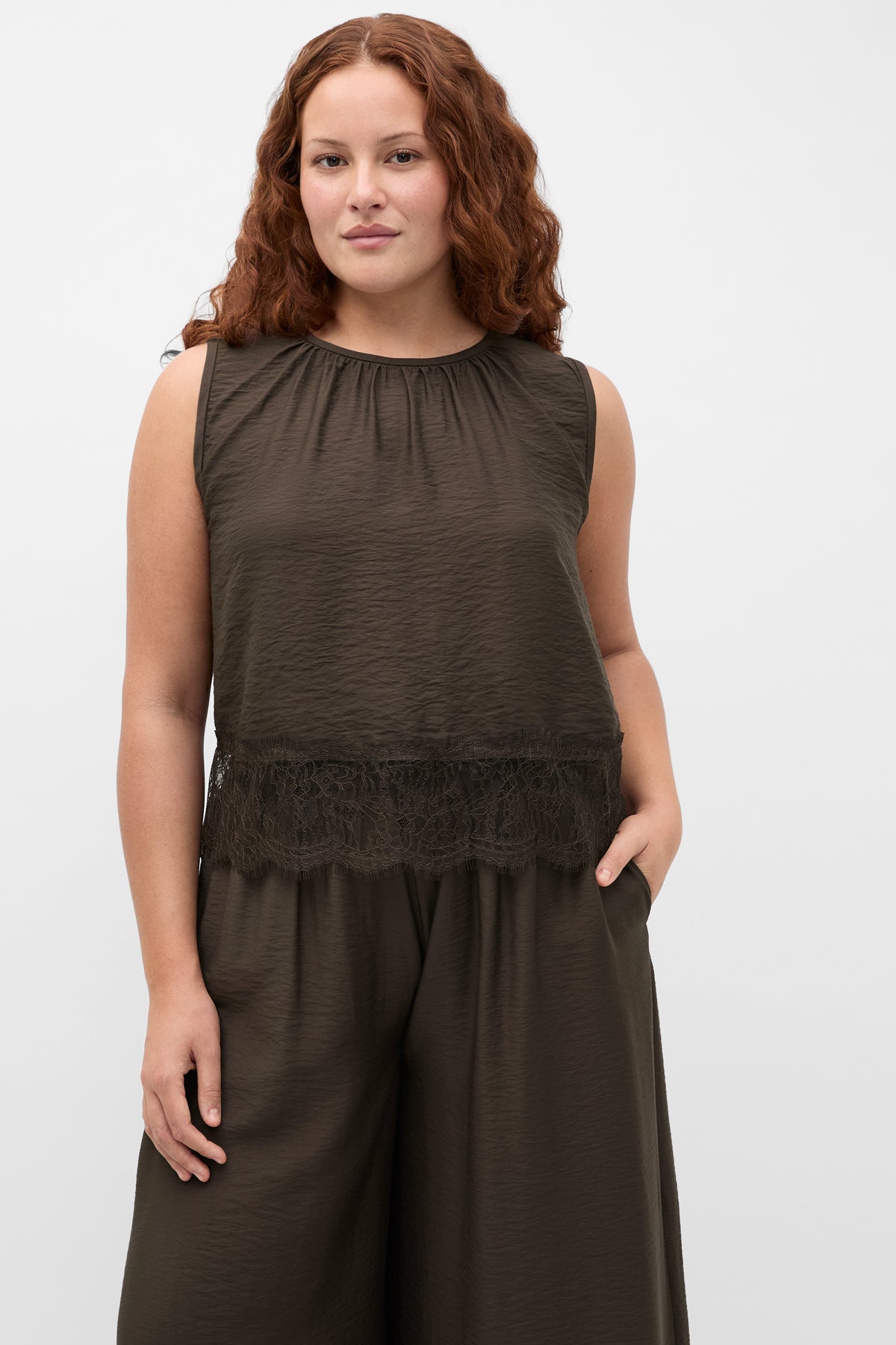 Crinkle Lace Trim Crop Tank