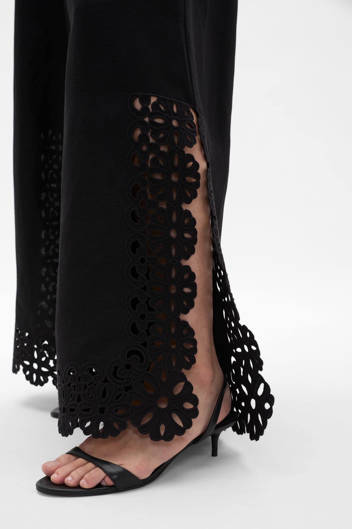 Linen Blend Cutwork Pant