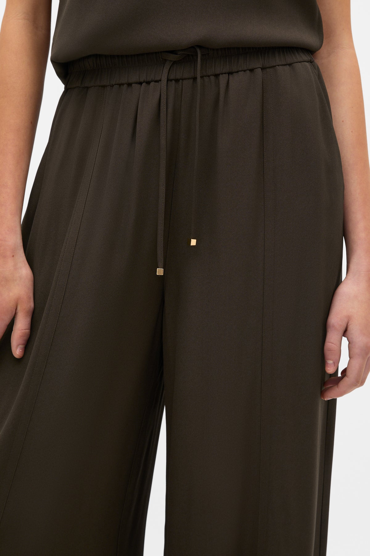 Satin Back Wide Leg Pant
