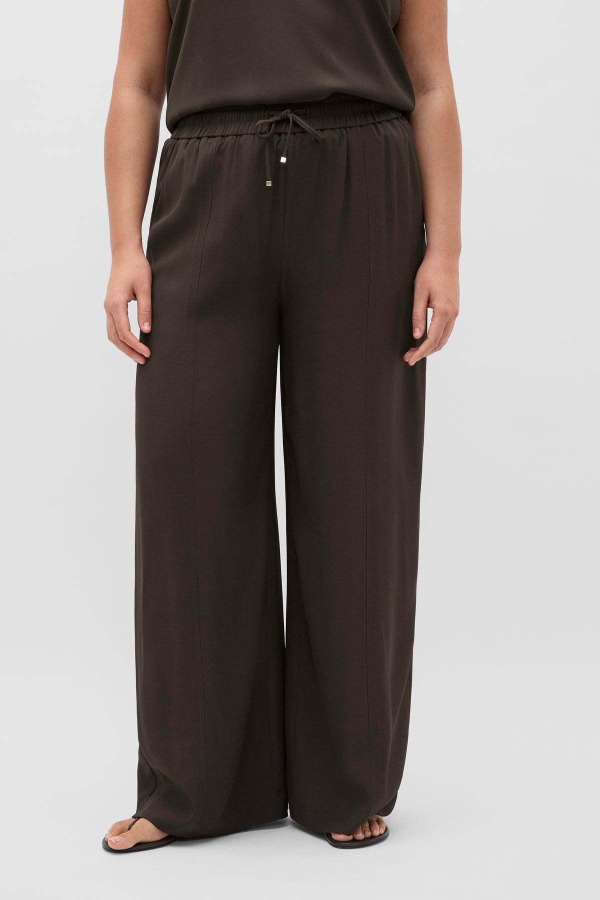 Satin Back Wide Leg Pant
