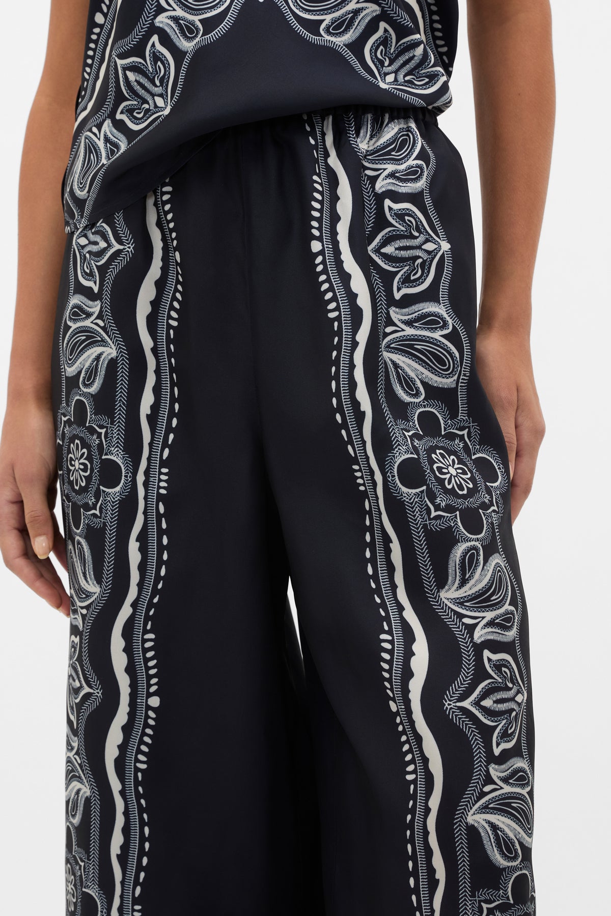 Scarf Print Pant