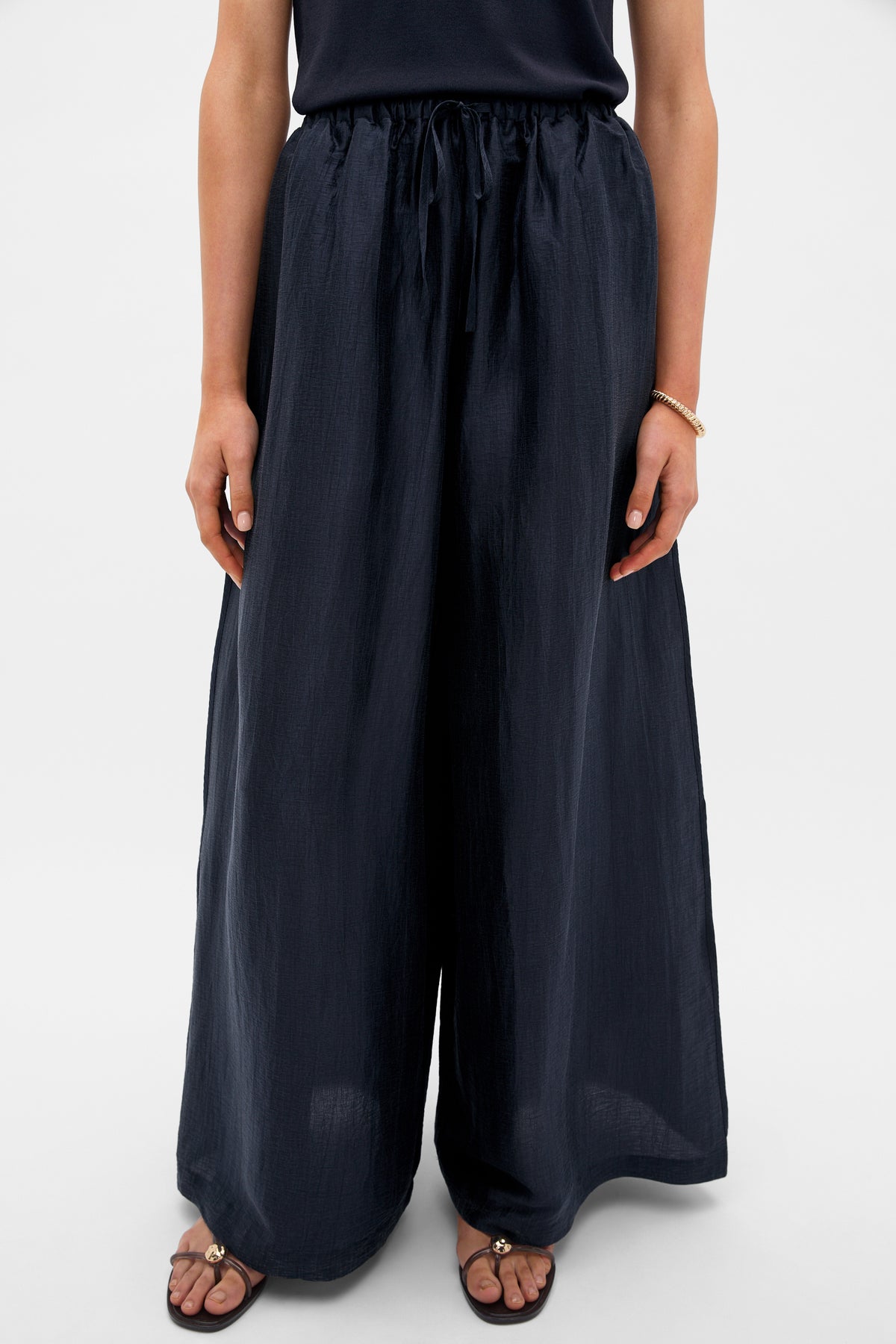 Fluid Wide Leg Pant