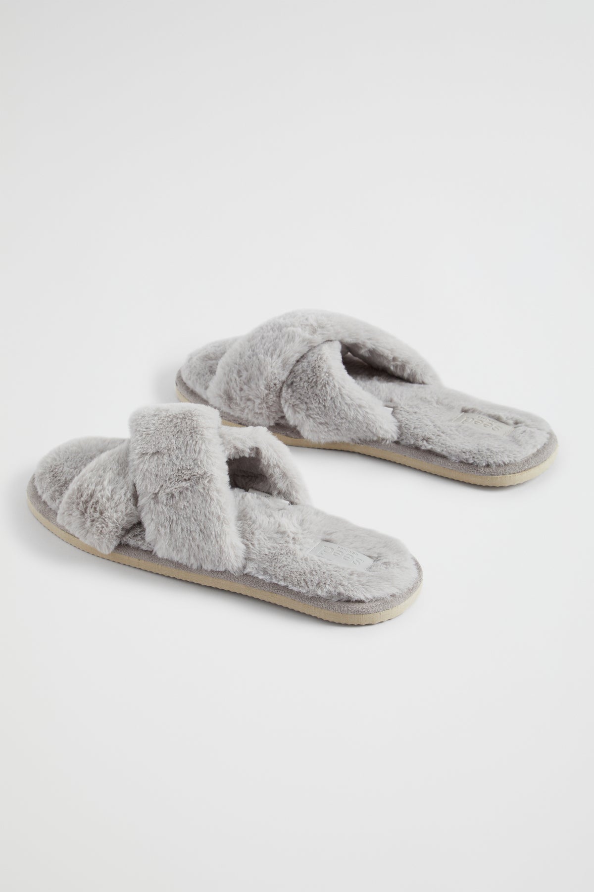 Crossover Slippers